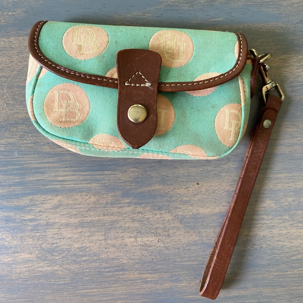 Dooney & Bourke wristlet